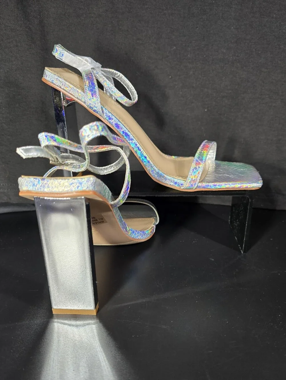 Kayleen by Los Angeles “Briar” Silver Holographic Heel Sandals – Size 7.5 – NIB